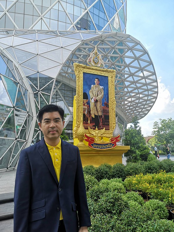 ร่วมถวายพระพรชัย